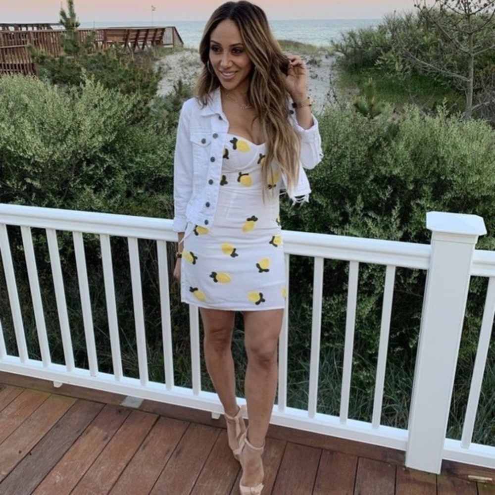 🍋Host Pick🍋 Red Carter Lemon Squeeze dress